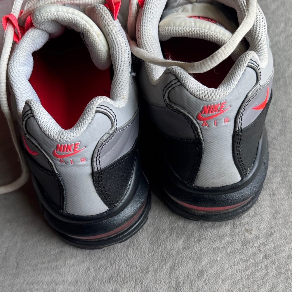 Nike Air Max 95 Black, Gray, and Red Sneakers - Picture 4 of 6